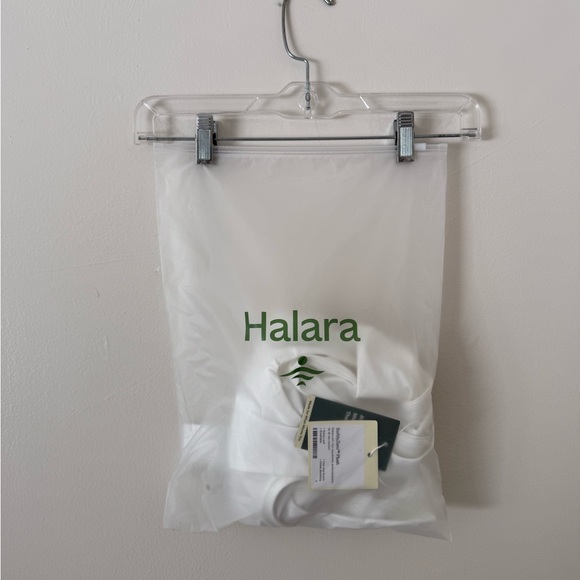 NWT HALARA SoftlyZero White Padded Running Tank Top Womens Size Large Cups D-F - Picture 6 of 12